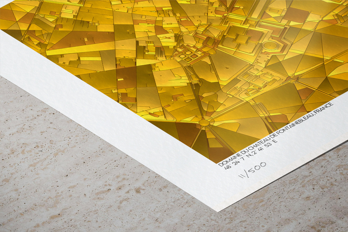 Détail du tirage d’art Fontainebleau, textures dorées géométriques et mention édition limitée 11/500 sur papier d’art.