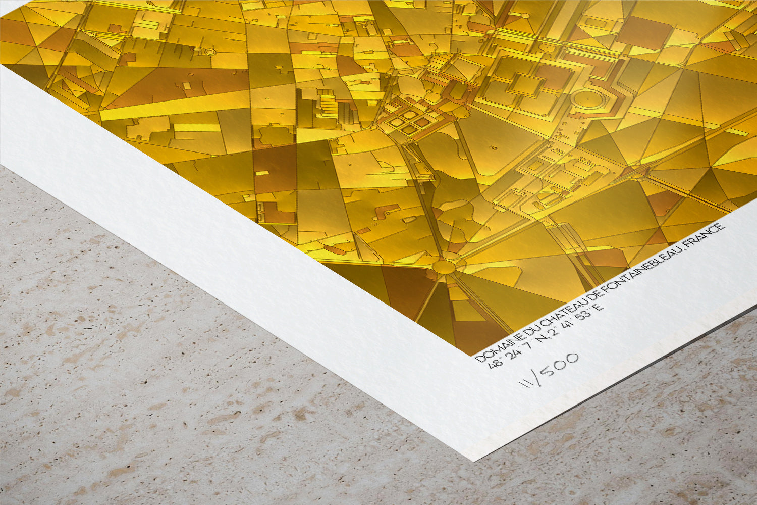Détail du tirage d’art Fontainebleau, textures dorées géométriques et mention édition limitée 11/500 sur papier d’art.